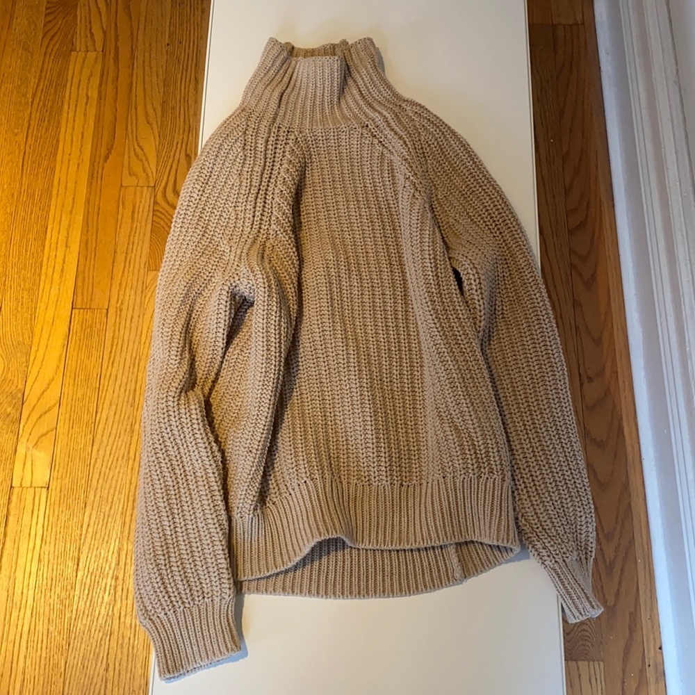 Gap XS beige turtleneck